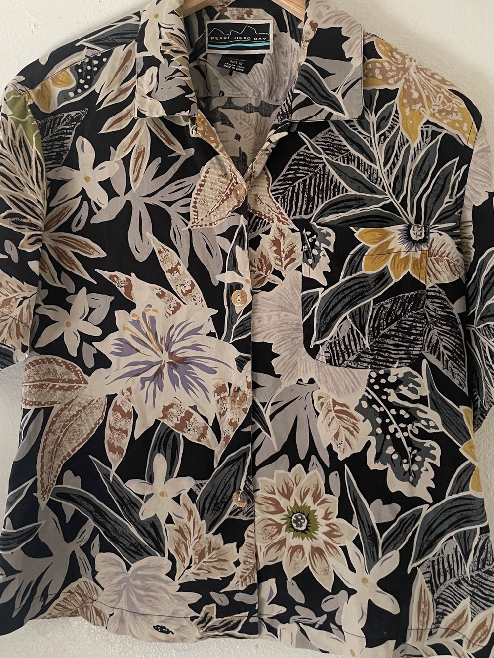 Vintage Pearl Head Bay Silk Hawaiian Floral Button Up Blouse Black Gray Tan 10